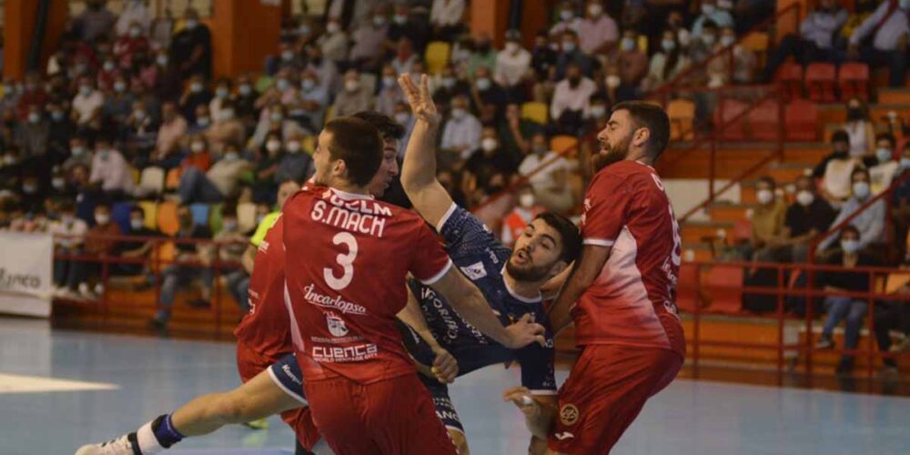 Primera derrota liguera del Incarlopsa Cuenca, contra el Cangas. Foto: @Asobal (J. A. Lillo)