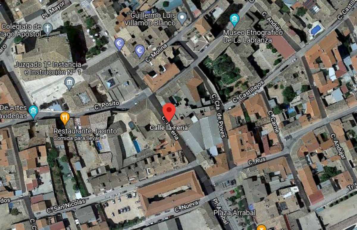 Incendio en una casa de la calle La Feria, en San Clemente (Cuenca). Imagen: Google Maps