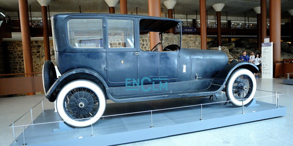 Coche en el que fue asesinado el presidente del Gobierno español Eduardo Dato en 1921. Se conserva en el Museo del Ejército, en Toledo.