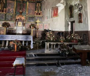 Así quedó el altar de la iglesia de Santa María Magdalena tras el incendio