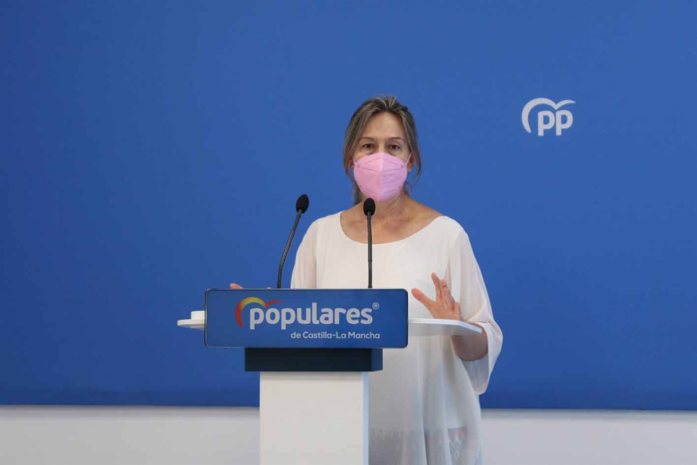 Ana Guarinos, vicepresidenta segunda de las Cortes de Castilla-La Mancha y diputada regional del Grupo Parlamentario Popular, pide a Page responsabilidad ante la crisis sanitaria