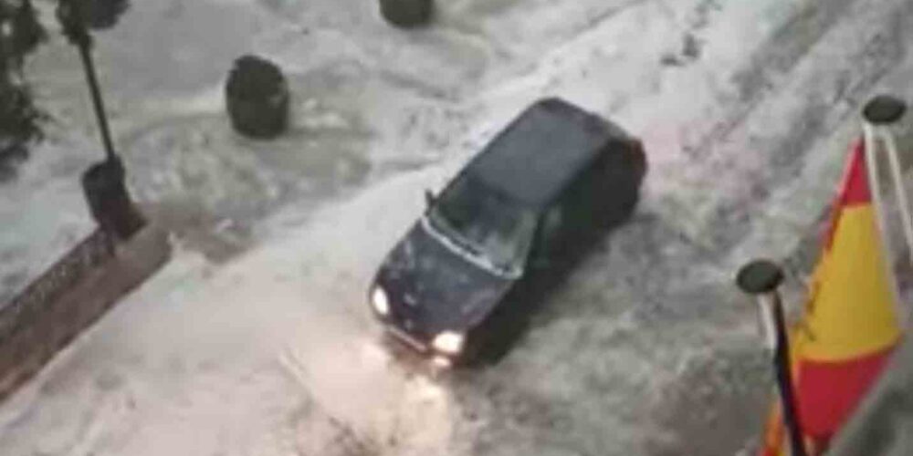 Granizada en la plaza de Zocodover, en Toledo.