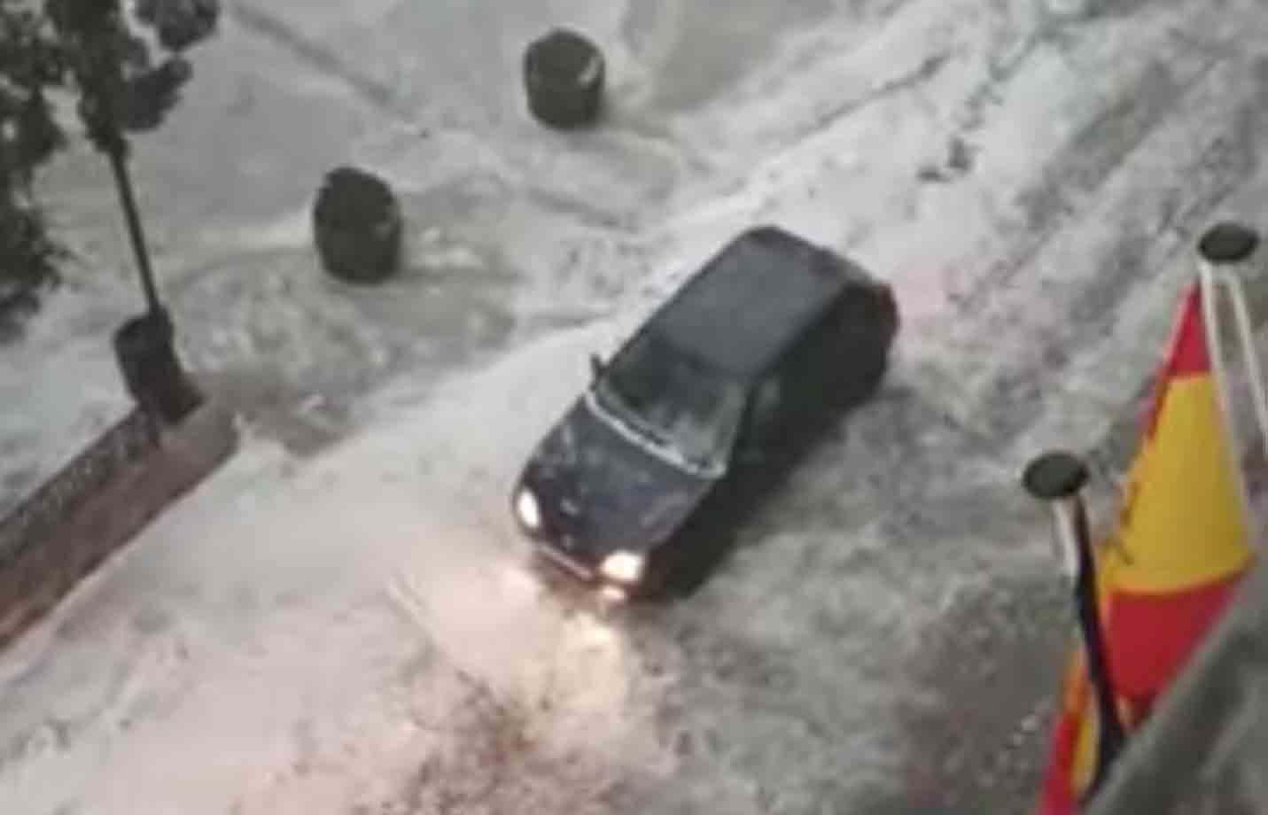 Granizada en la plaza de Zocodover, en Toledo.