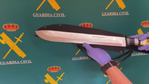 Ojo al machete que emplearon en algunas ocasiones para cometer los delitos.
