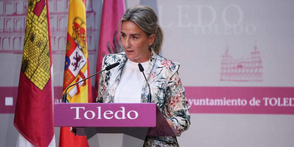 Milagros Tolón, alcaldesa de Toledo, ha señalado que los alcaldes son de una pasta especial y que ante las desgracias muestran mucha solidaridad sean del partido político que sean.