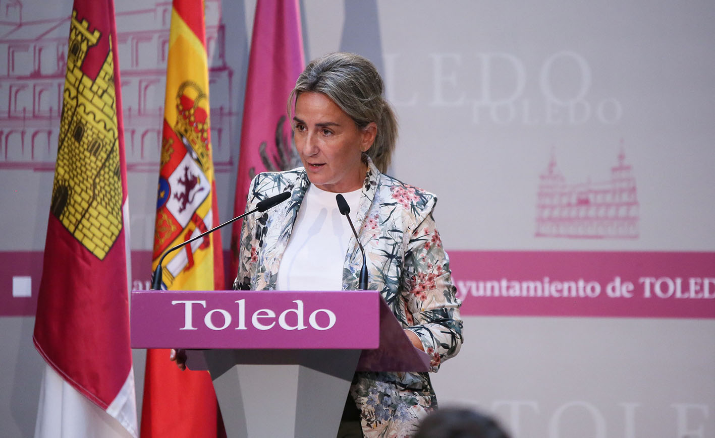 Milagros Tolón, alcaldesa de Toledo, ha señalado que los alcaldes son de una pasta especial y que ante las desgracias muestran mucha solidaridad sean del partido político que sean.