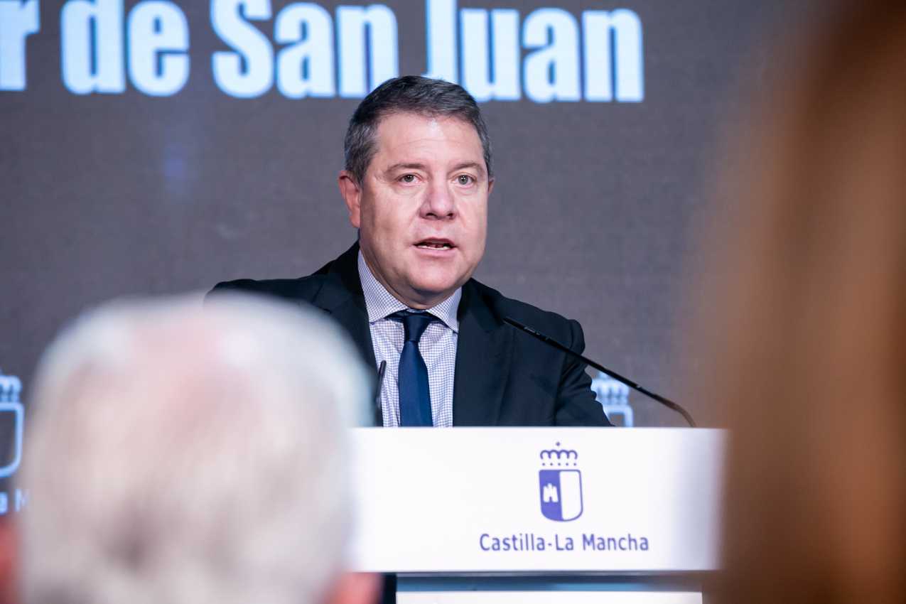 El presidente de Castilla-La Mancha, Emiliano García-Page, durante su intervención en Alcázar.