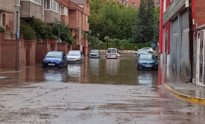 Una de las calles anegadas en Talavera.