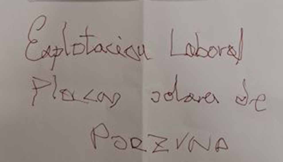 Detalle de una carta de un trabajador que denuncia la explotación laboral que está padeciendo