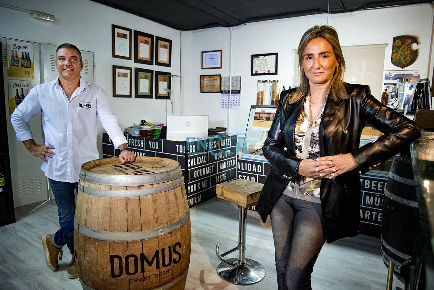 Milagros Tolón, junto a Fernando Campoy, propietario de Domus. Foto: Rebeca Arango.