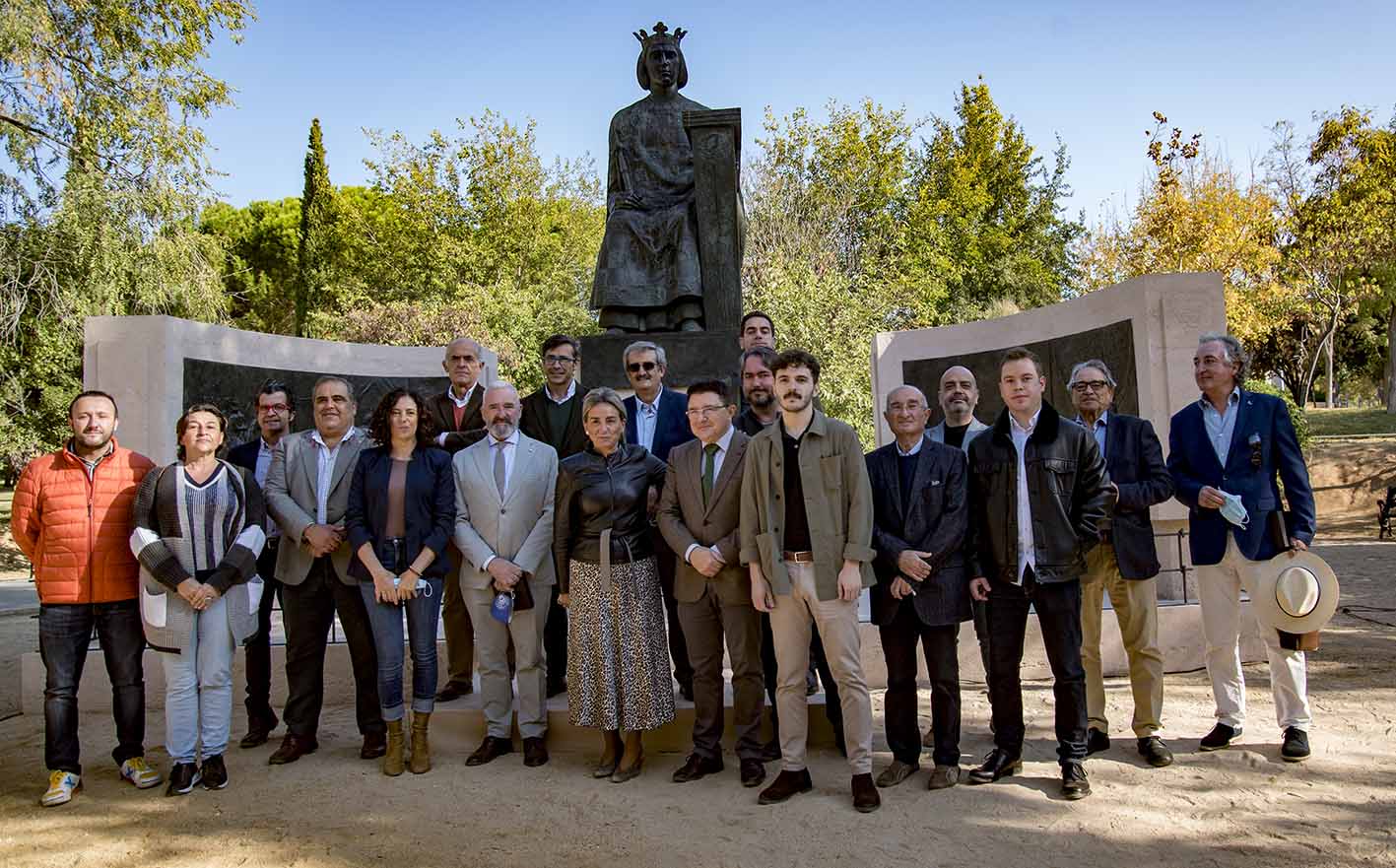 La renovada estatua de Alfonso X El Sabio, en el parque de las Tres Culturas, en Toledo. Fotografía: Rebeca Arango.