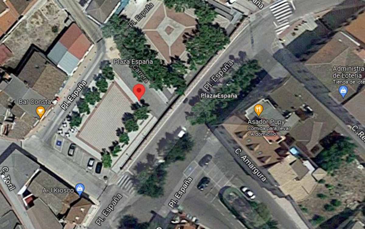 Plaza de España de Novés (Toledo), donde un joven fue herido. Foto: Google Maps