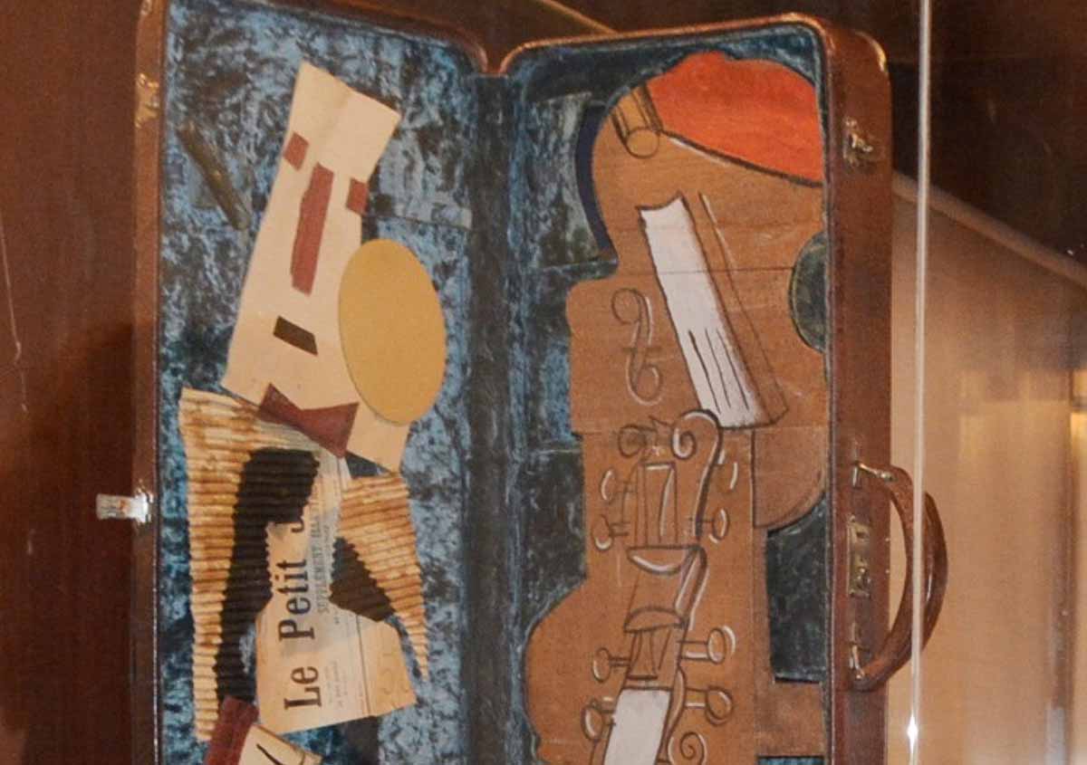 Imagen parcial del "Estuche para dos violines", expuesta en Toledo