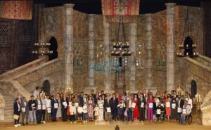 Foto de familia con todos los "Excelentes" premiados por encastillalamancha.es, junto con los patrocinadores