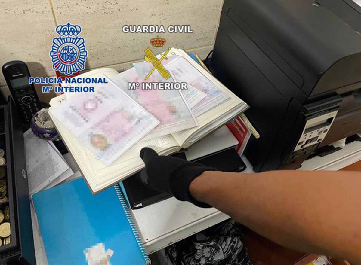 La Policía Nacional desactiva un grupo especializado en la comisión de estafas a través de Internet