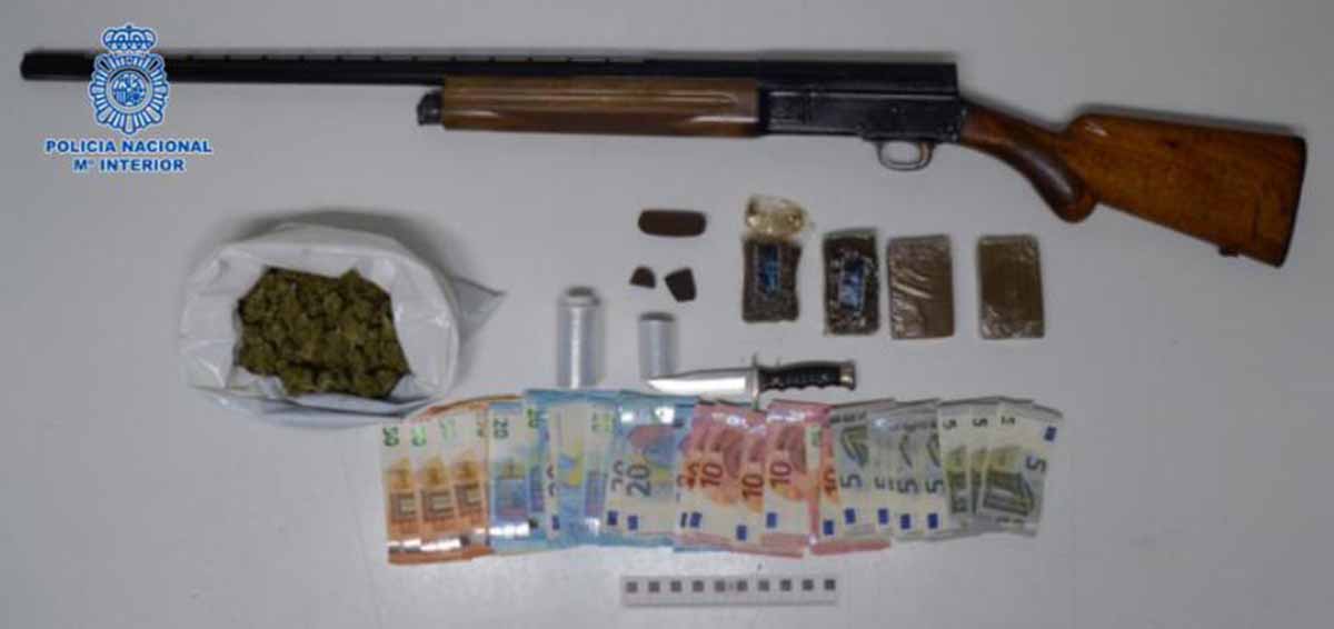 Material intervenido a un traficante de drogas en Ciudad Real