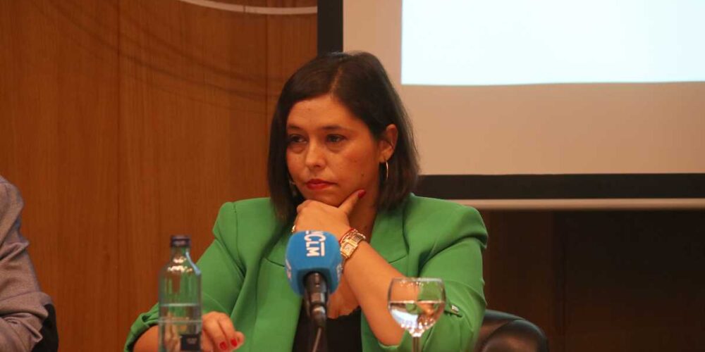 La viceconsejera Ana Muñoz, apoyando el deporte adaptado en la Jornada celebrada en Albacete. Foto: Sara M. Trevejo.