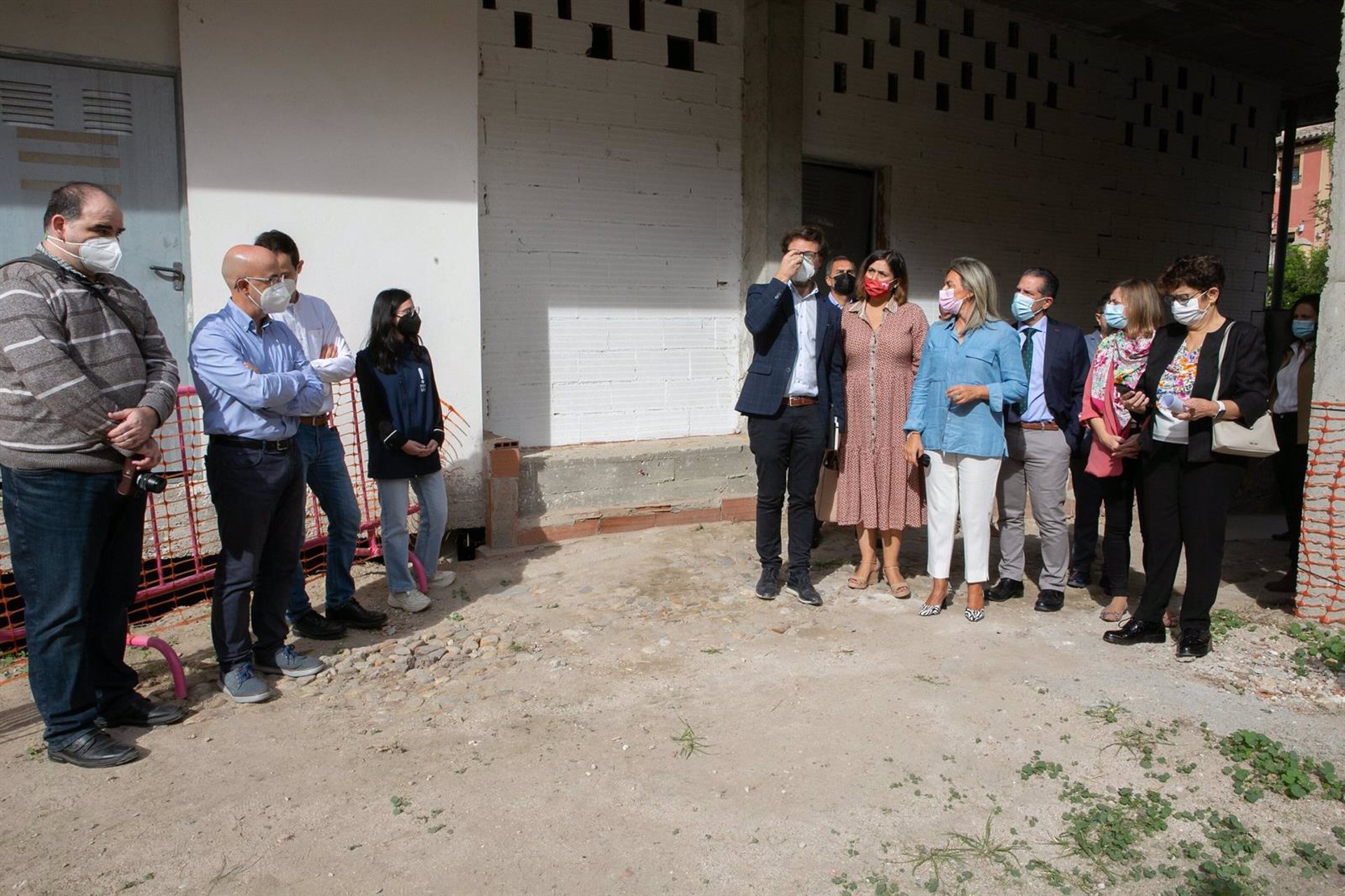 La alcaldesa de Toledo, Milagros Tolón, visitando el espacio cultural Corral de Don Diego.