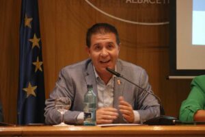 Santiago Cabañero durante su intervención en la I Jornada "Rompiendo barreras en el deporte adaptado de Castilla-La Mancha".