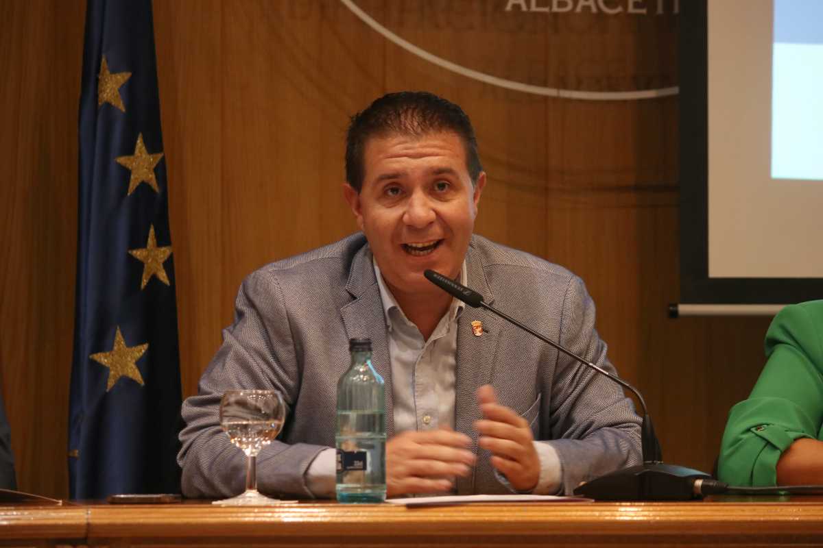 Santiago Cabañero durante su intervención en la I Jornada "Rompiendo barreras en el deporte adaptado de Castilla-La Mancha".