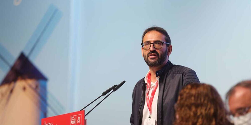 El secretario de Organización del PSOE, Sergio Gutiérrez, inaugurando el Congreso del partido. Foto: EP (Isabel Infantes)