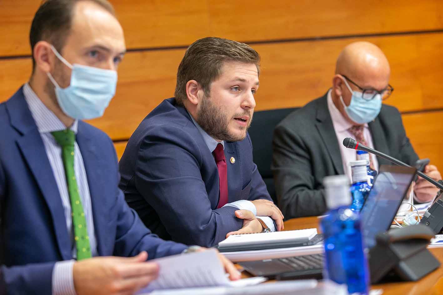 Nacho Hernando, durante su intervención en la Comisión de Economía y Presupuestos.