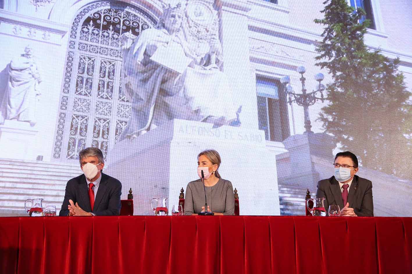 El acto estuvo presidido por la alcaldesa Milagros Tolón.