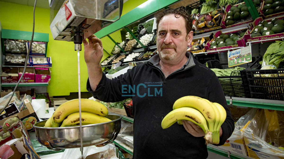 Kiko, el frutero de Toledo que ayuda a los plataneros de La Palma.