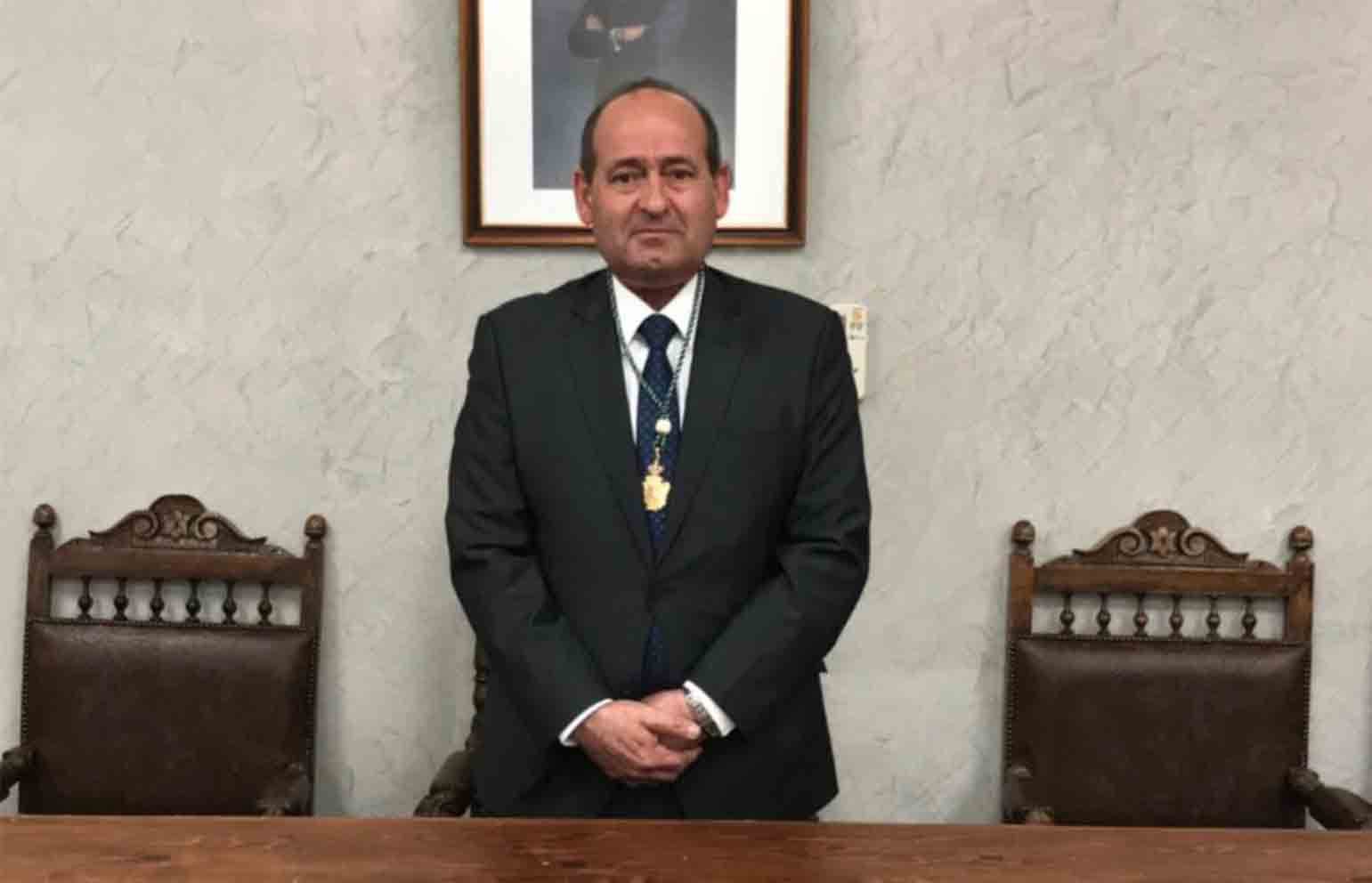 Ángel de Vega, alcalde de Cabañas de Yepes y diputado provincial, ha muerto a los 58 años.