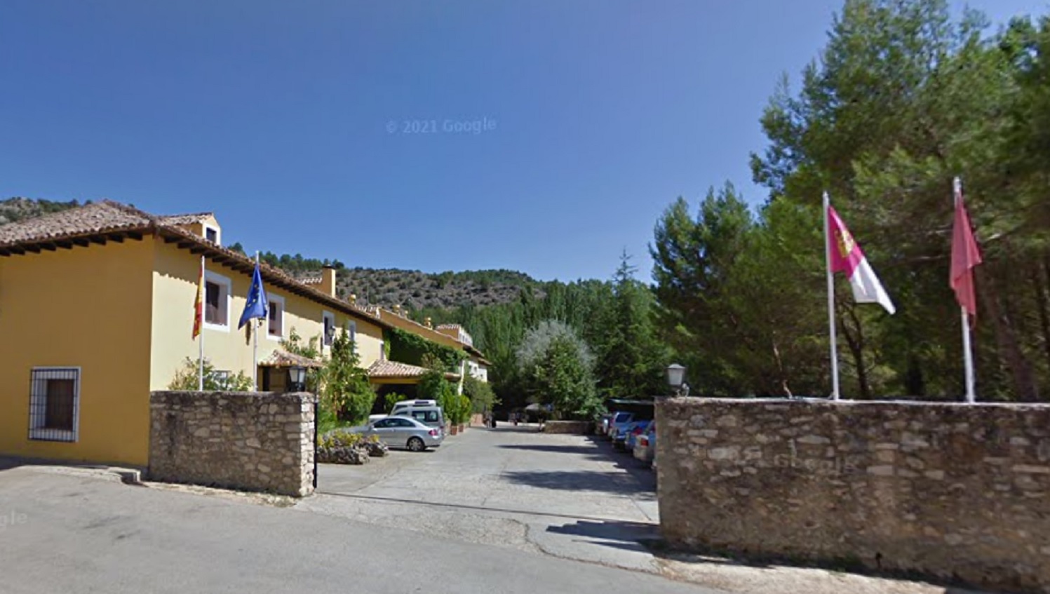 Entrada al Hotel Cueva del Fraile, en la carretera de Buenache, en Cuenca.