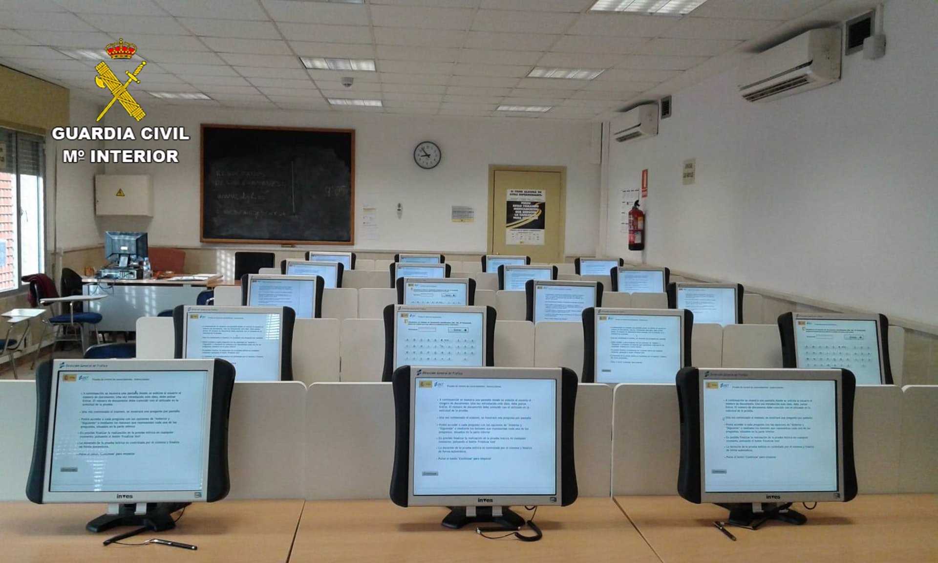 Imagen de archivo de un aula de exámenes de la DGT.