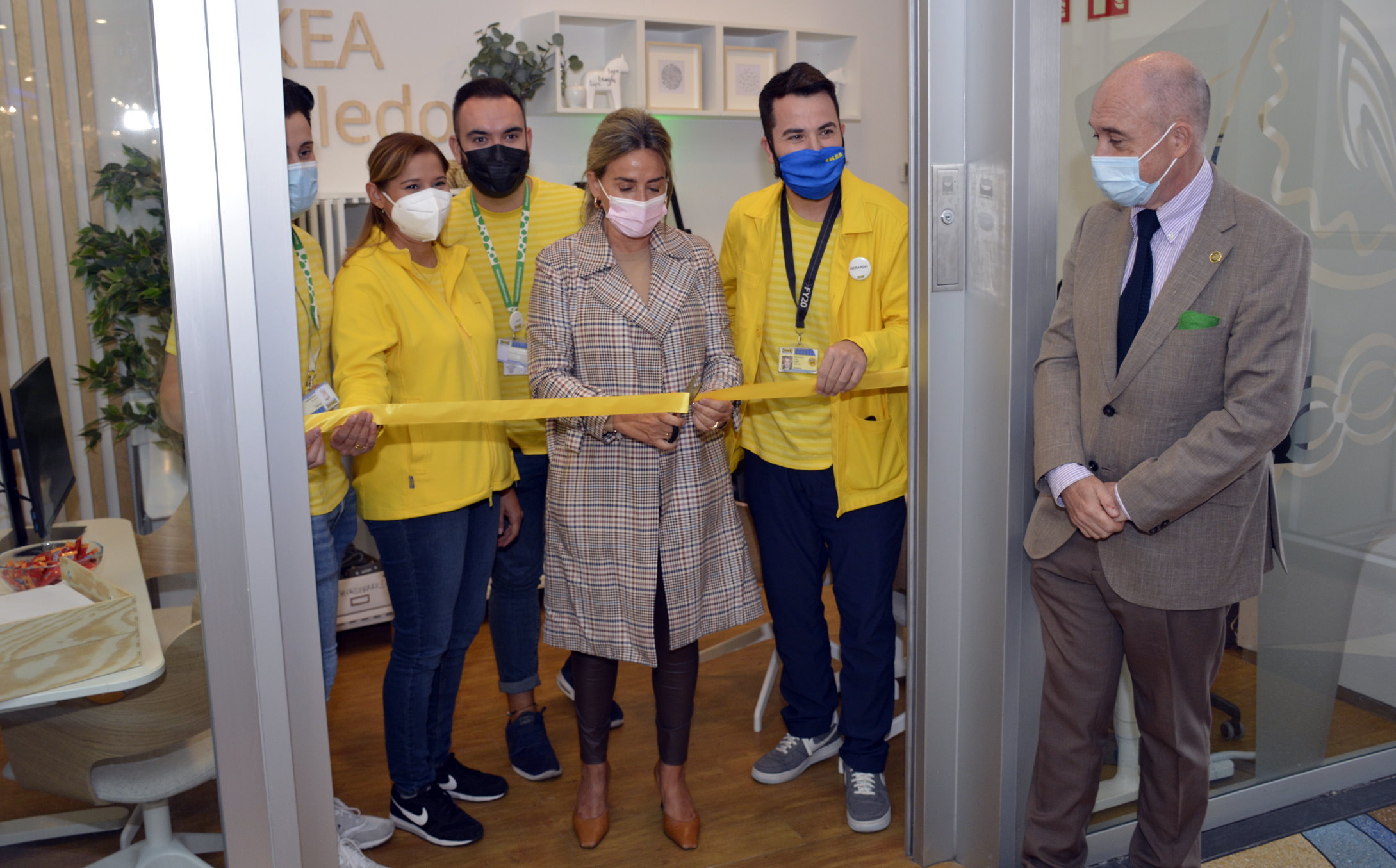 Milagros Tolón, alcaldesa de Toledo, ha inaugurado las instalaciones de IKEA en Toledo.