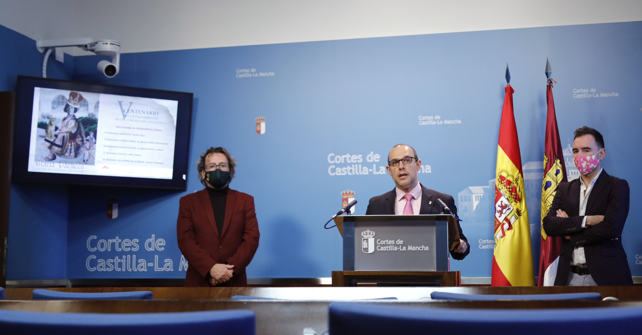 Pablo Bellido, en el centro, durante la presentación del espectáculo sobre María Pacheco.