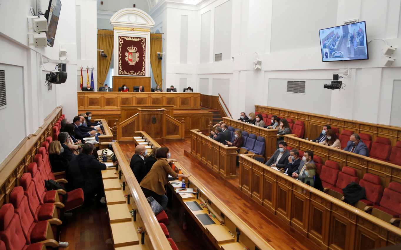 El Pleno de las Cortes aprobó la resolución del PSOE sobre la reforma de la ley electoral.