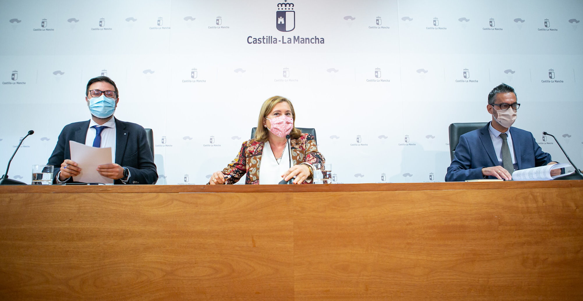 Rosana Rodríguez, consejera de Educación; junto a Amador Pastor, viceconsejero; y Juan Ángel Morejudo, director general de Administración Digital.