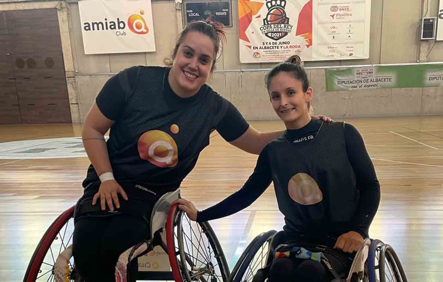 Vicky Pérez y Almu Montiel, jugadoras del BSR Amiab.