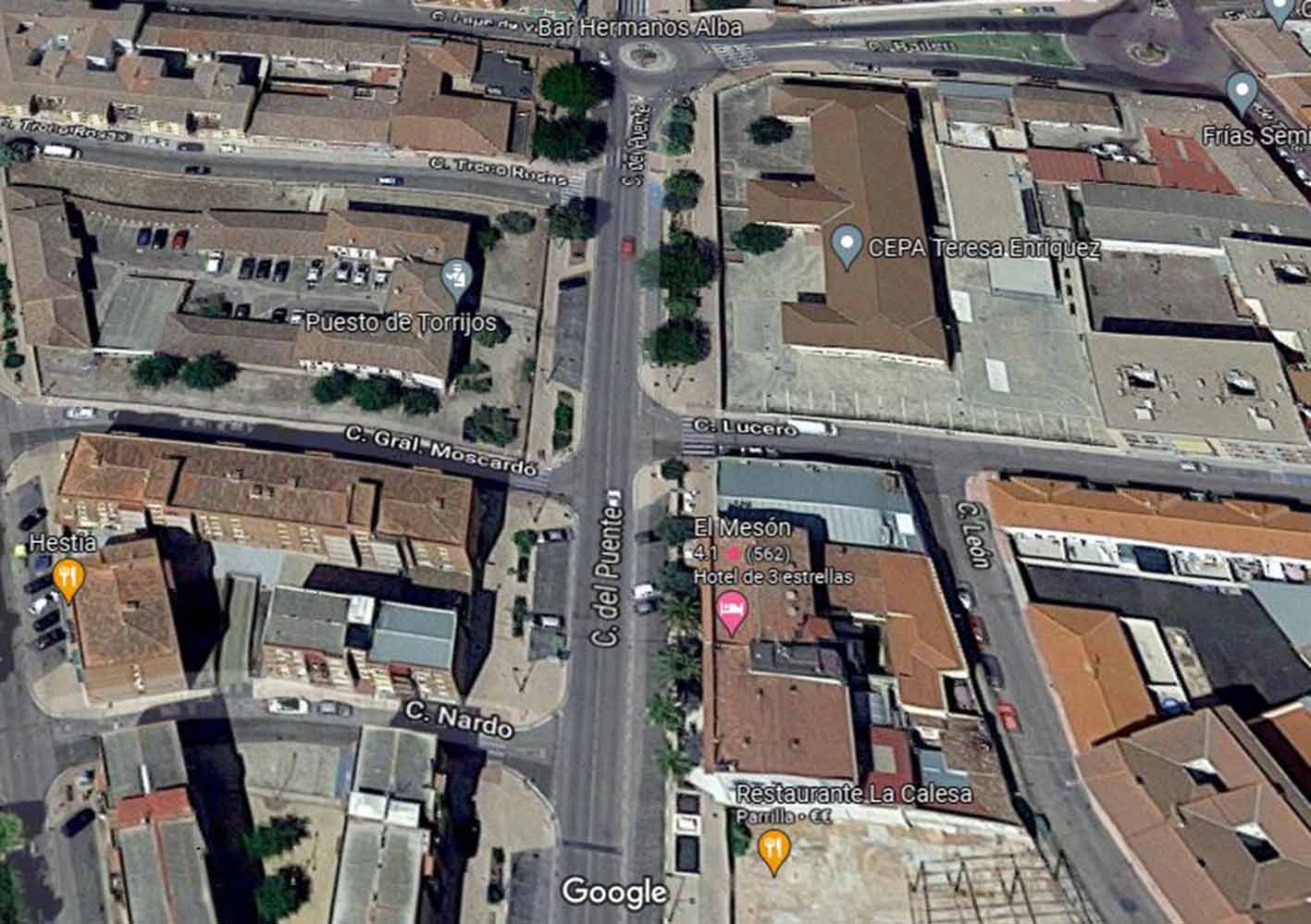 Una pelea en la calle Puente de Torrijos acabó con un herido. Imagen: Google Maps.