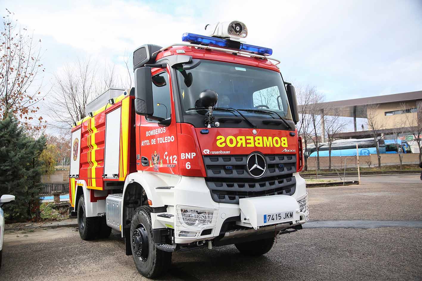 En la foto, el nuevo camión de los bomberos de Toledo.