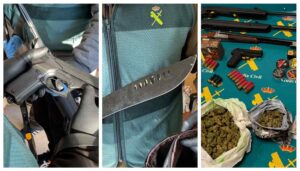 Armas, droga... la Guardia Civil encontró de todo en el bloque ocupado por los dos detenidos.