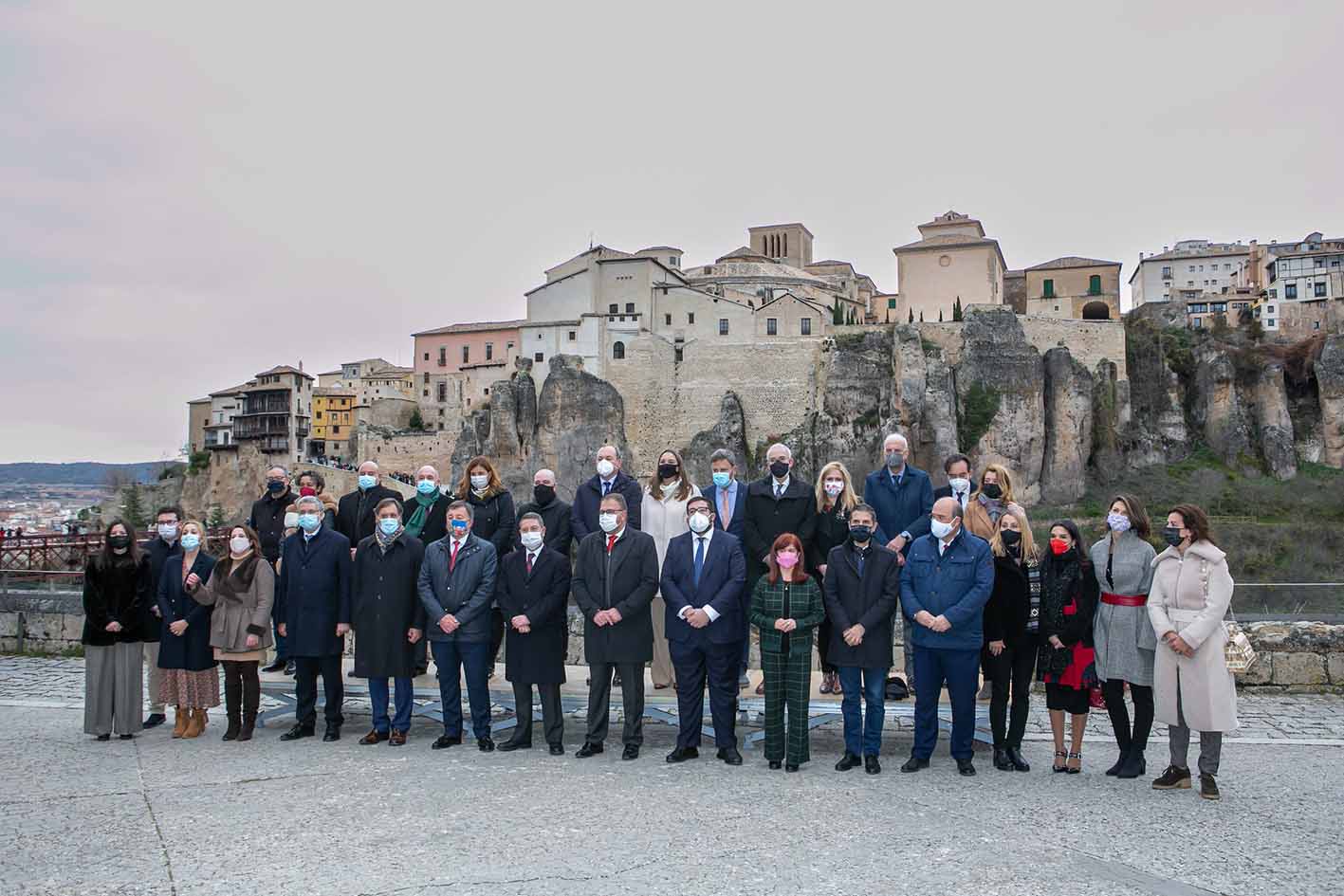 Foto de familia en Cuenca, que celebrá los 25 años que lleva como Ciudad Patrimonio de la Humanidad.