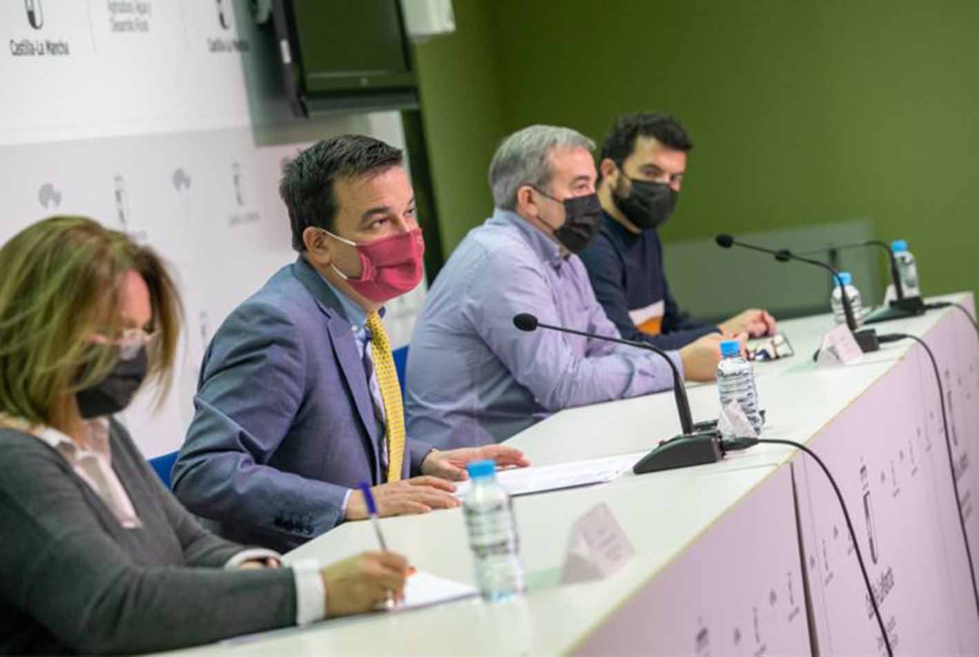 Francisco Martínez Arroyo se reunió con el secretario general de CCOO-Industria de CLM, Ángel León, para tratar asuntos relacionados con el sector agroalimentario.