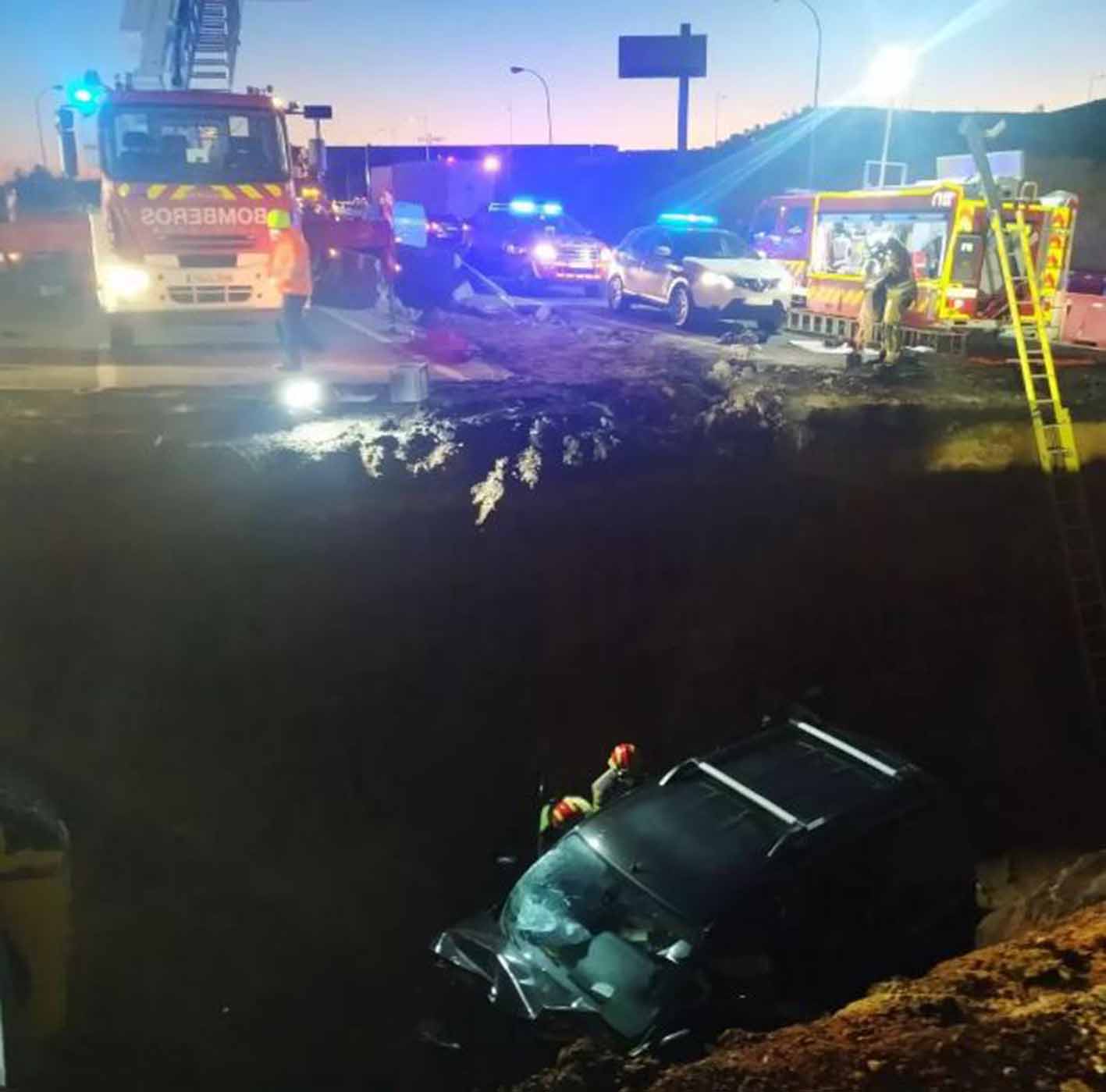 Cae en una zanja de cinco metros en la TO-23 de Toledo.