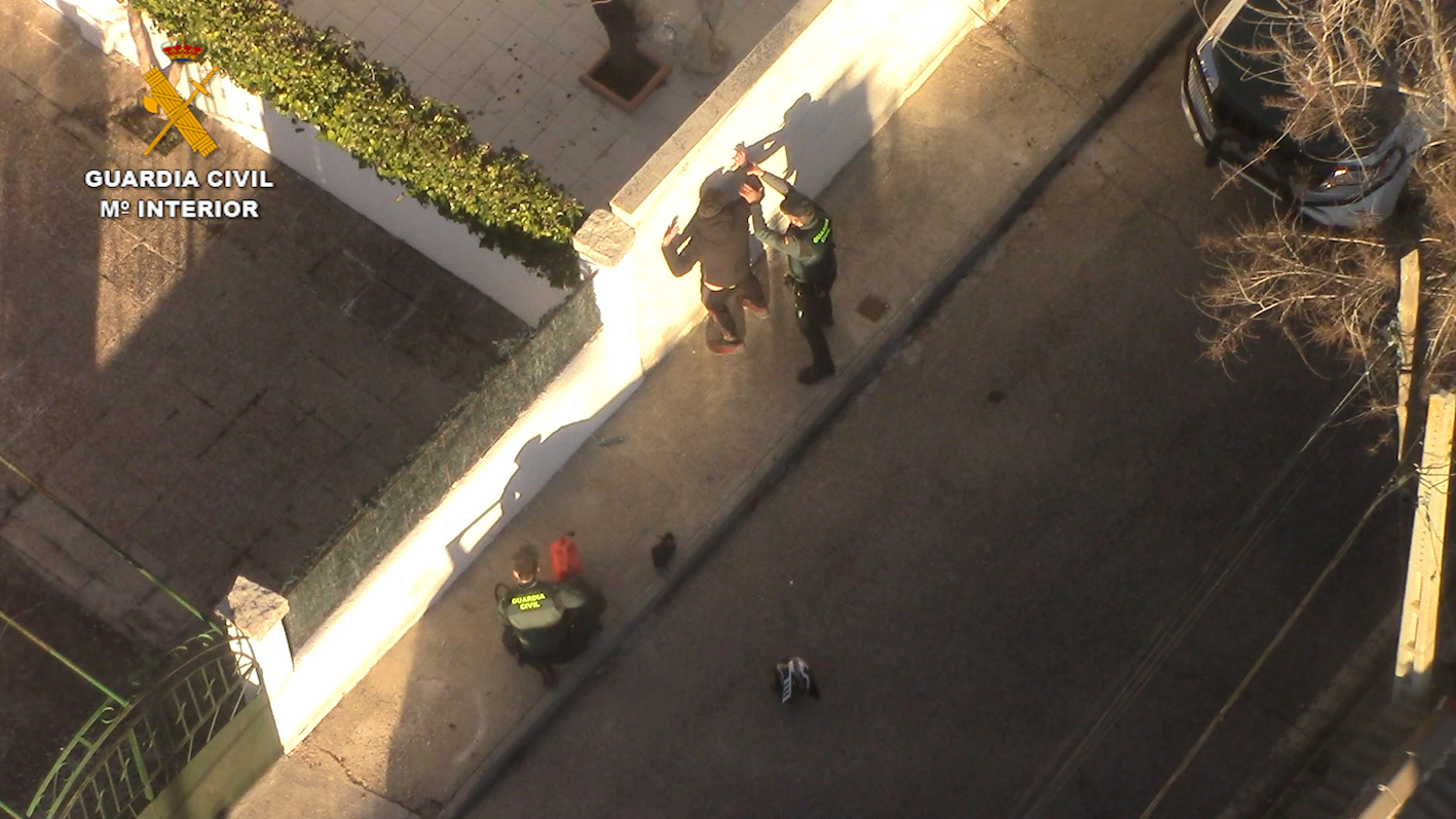 Detención del hombre que se fugó en motocicleta.