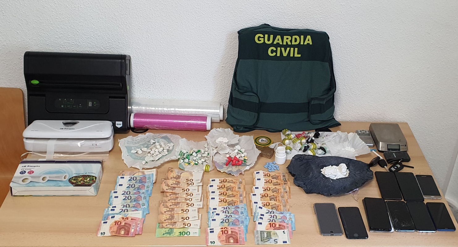 La investigación se inició a comienzos de septiembre del año pasado cuando los agentes de la guardia civil tuvieron conocimiento de un incremento de venta de droga