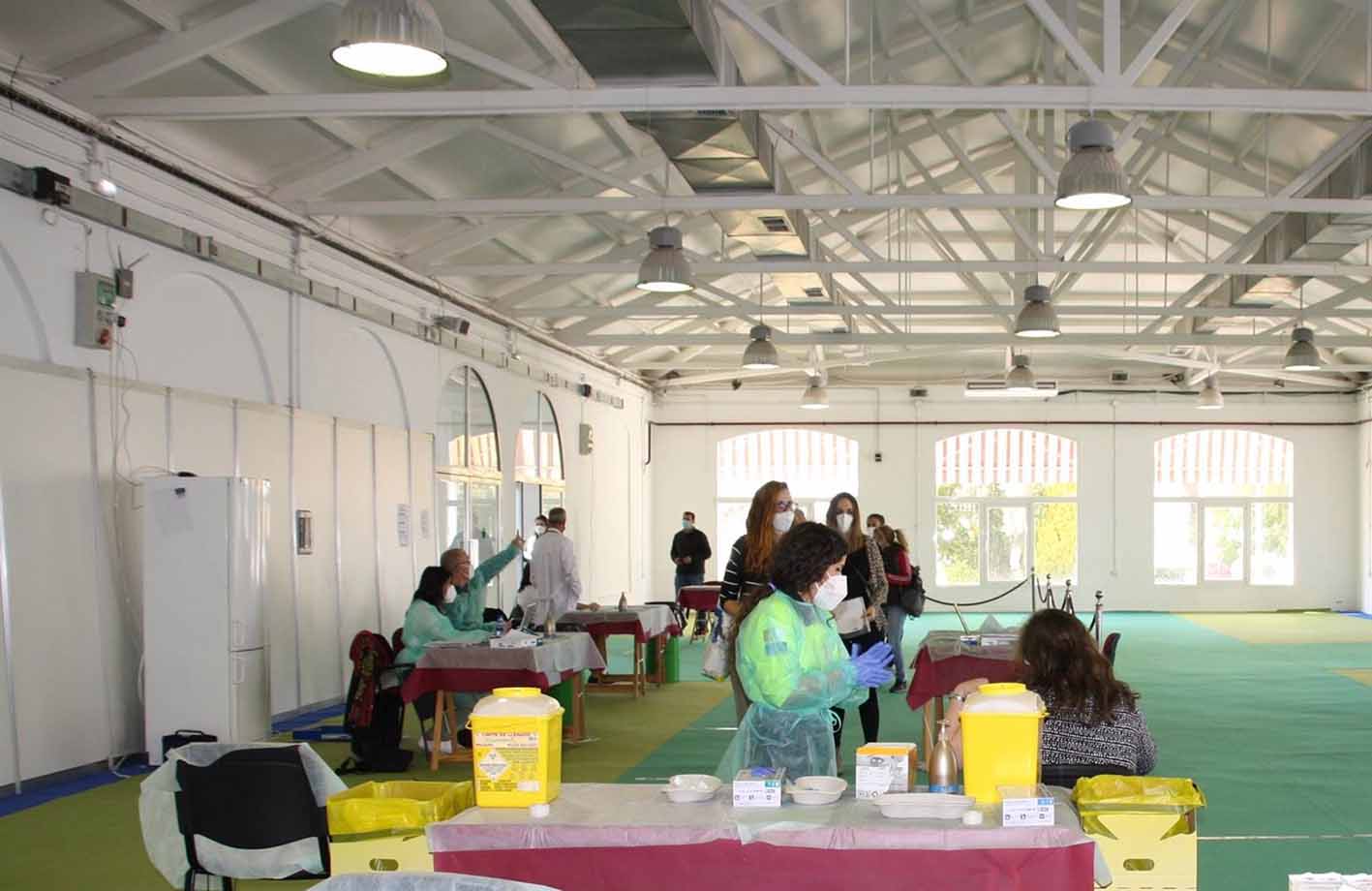 El recinto ferial "La Hípica" sigue siendo centro de vacunación en Cuenca.
