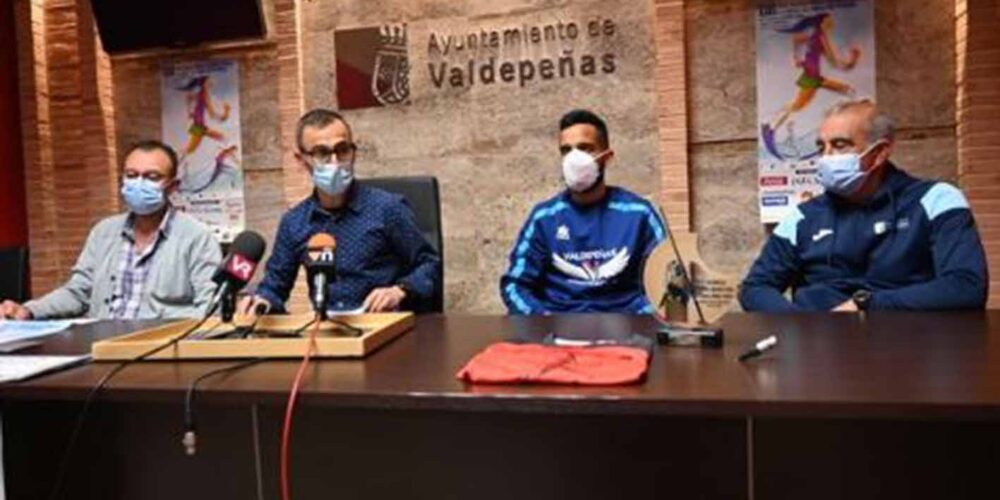 Acto de presentación de la Media Maratón de Valdepeñas.