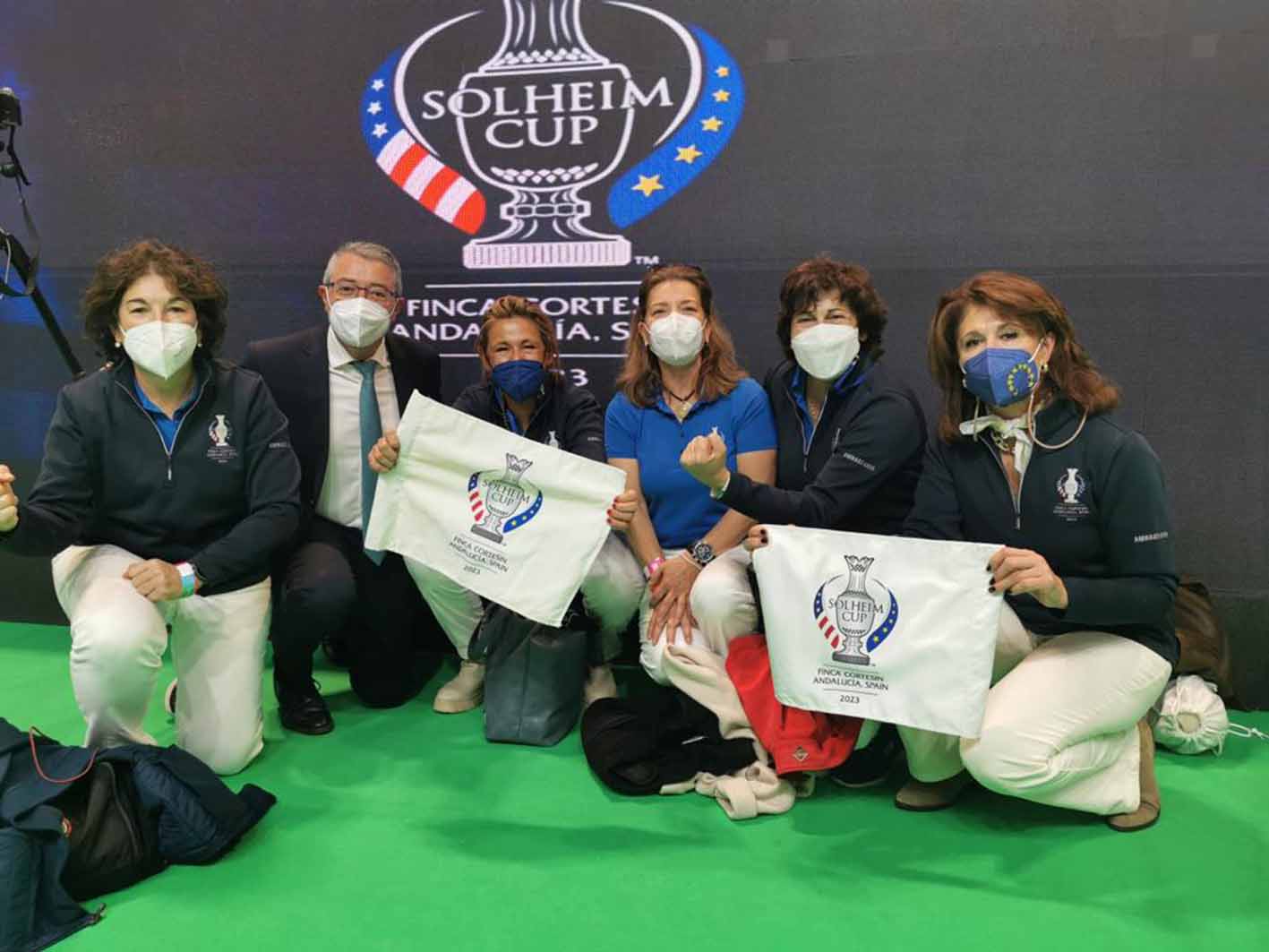 Virginia Moraleda (tercera por la izquierda), con más embajadoras en la presentación de la Solheim Cup en Fitur.