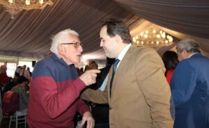 Santos Ballesteros junto con el presidente del PP de Castilla-La Mancha, Paco Núñez.