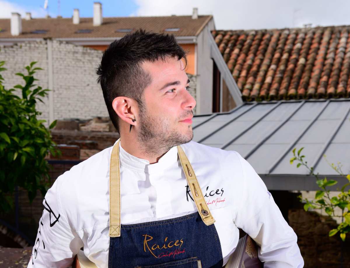 Carlos Maldonado, chef talaverano. Los galardones se celebrarán durante la Semana de Mondas en la ciudad toledana, donde se entregarán conjuntamente los premios de la XIX y la XX edición.