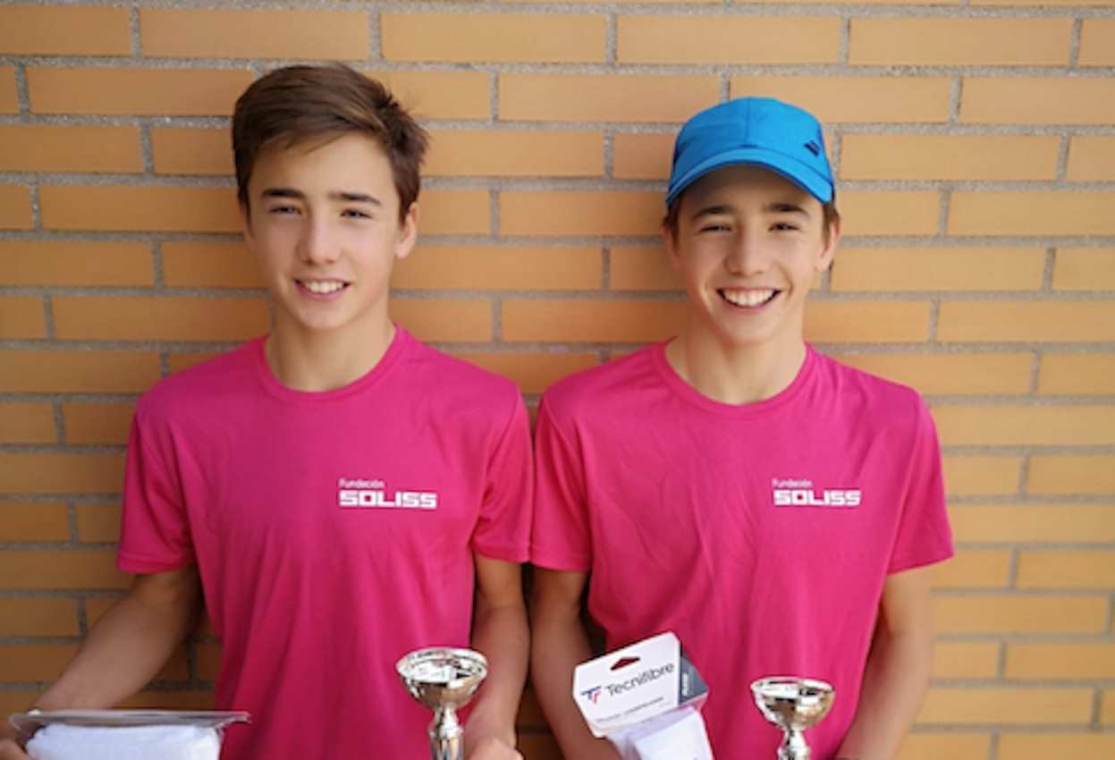 Quique (izquierda) y Maxi Carrascosa, ganadores del "Memorial Juan Mayorga".